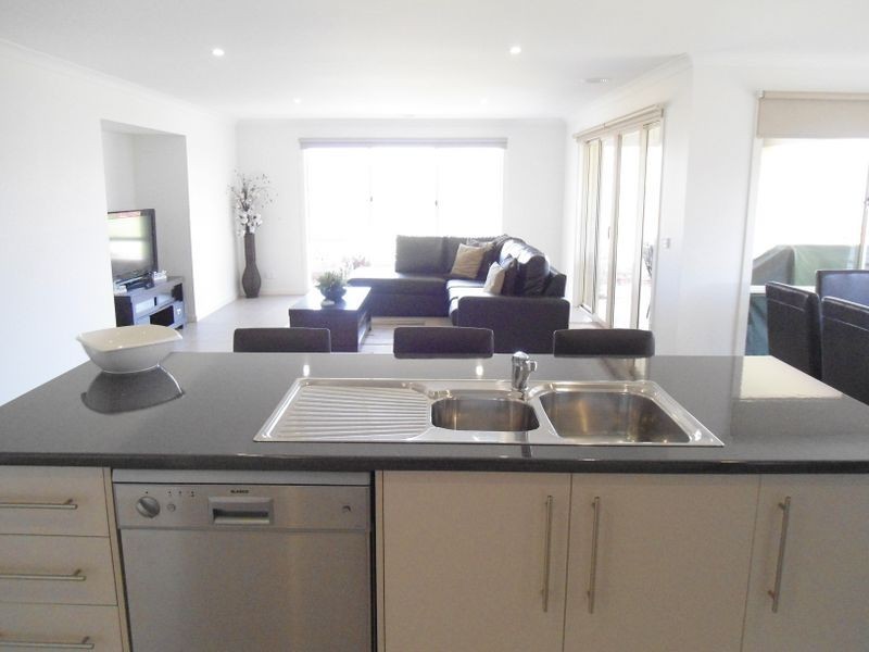 17 Oceanic Drive, Inverloch VIC 3996