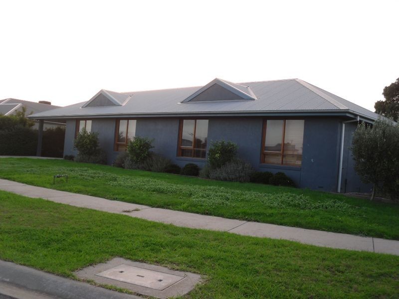 25 Meanderri Drive, Inverloch VIC 3996