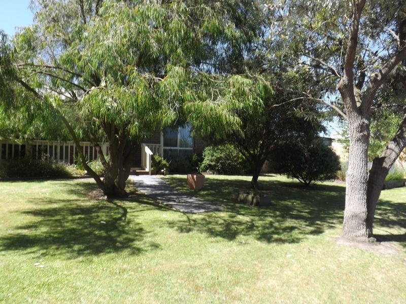 2 The Crescent, Inverloch VIC 3996