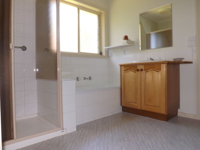 2 The Crescent, Inverloch VIC 3996