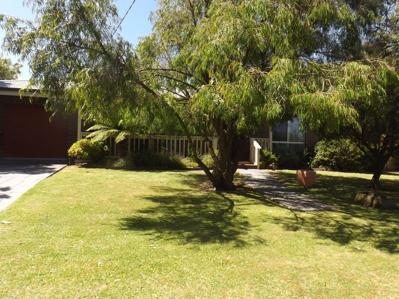 2 The Crescent, Inverloch VIC 3996