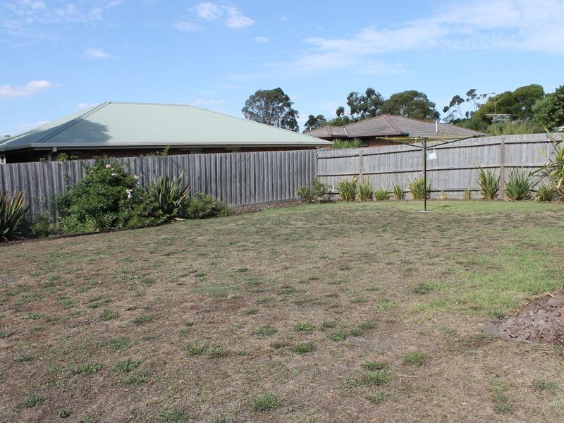 8 Messmate Terrace, Inverloch VIC 3996