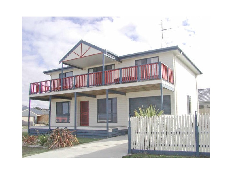 9 Endeavour Place, Inverloch VIC 3996