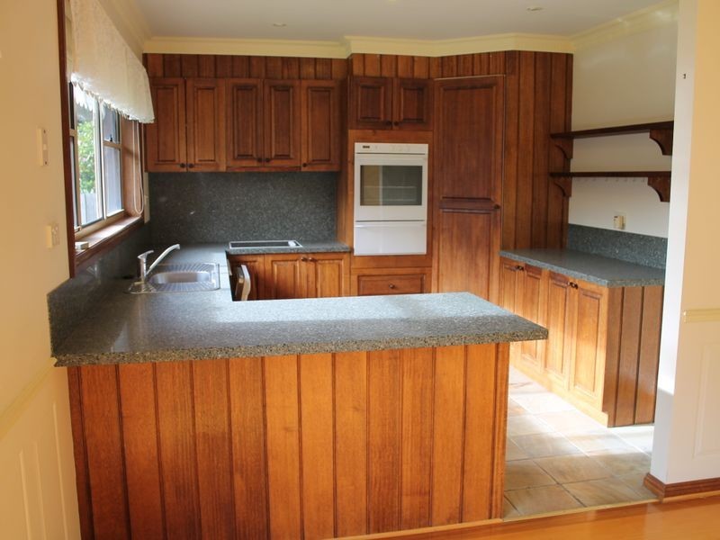 101 Bayview Ave, Inverloch VIC 3996