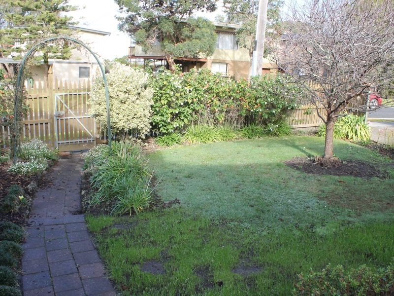101 Bayview Ave, Inverloch VIC 3996