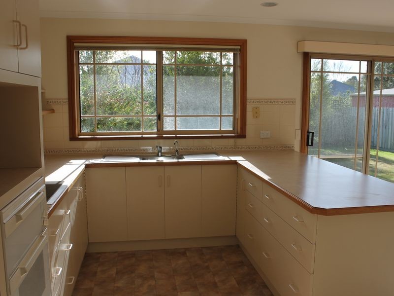 4 Dixon Street, Inverloch VIC 3996