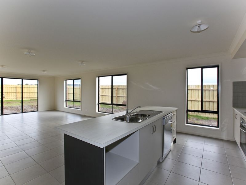 8 Somerset Place, Inverloch VIC 3996