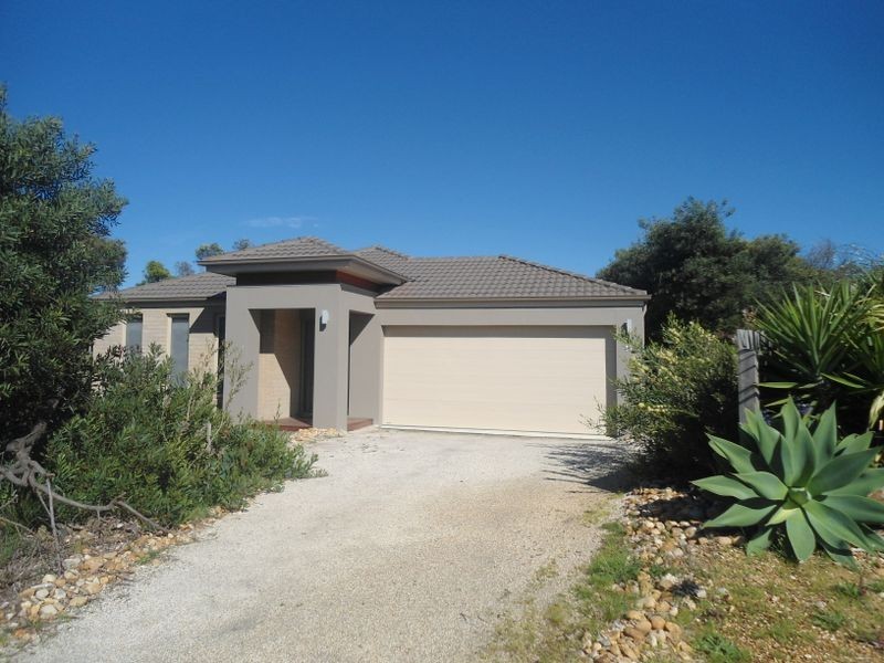 17 Melaleuca Mews, Inverloch VIC 3996