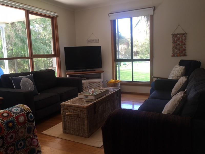 25 Lohr Avenue, Inverloch VIC 3996