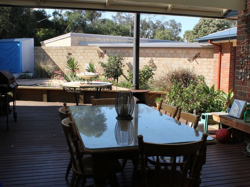 14 Melaleuca Mews, Inverloch VIC 3996