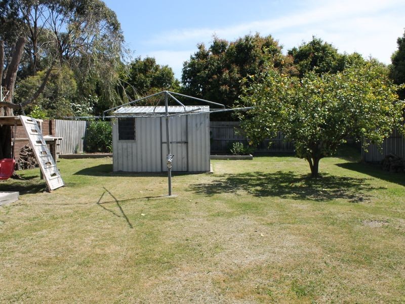 75 Sandymount Avenue, Inverloch VIC 3996