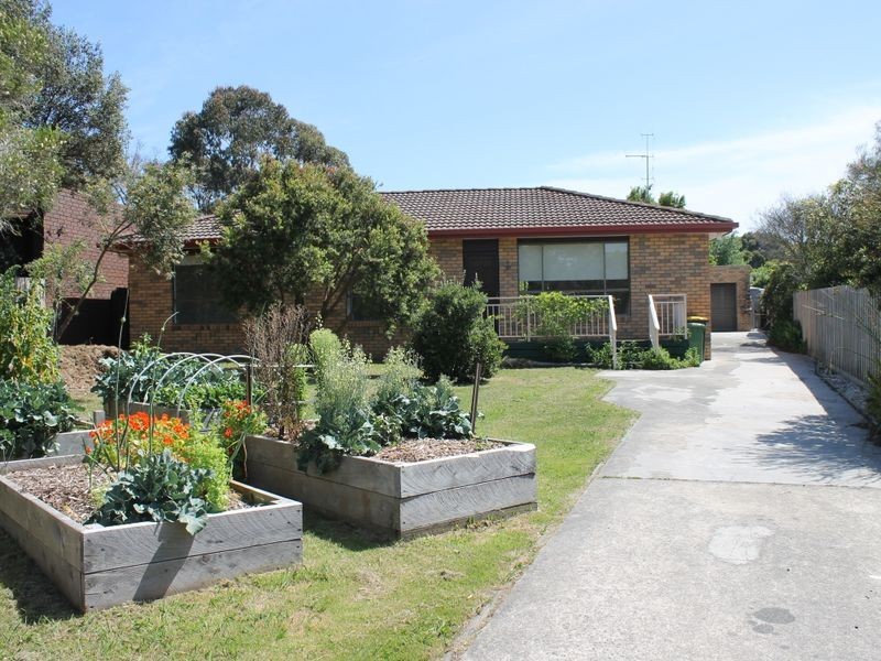 75 Sandymount Avenue, Inverloch VIC 3996