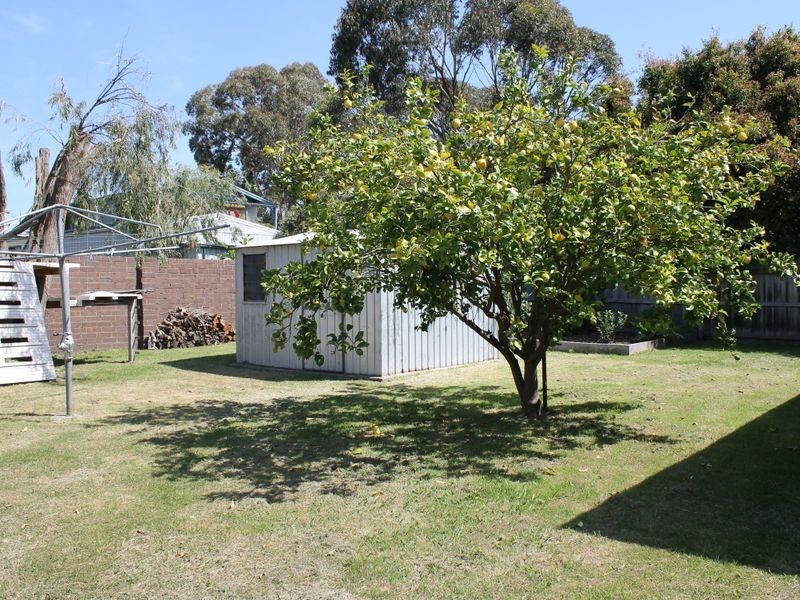 75 Sandymount Avenue, Inverloch VIC 3996