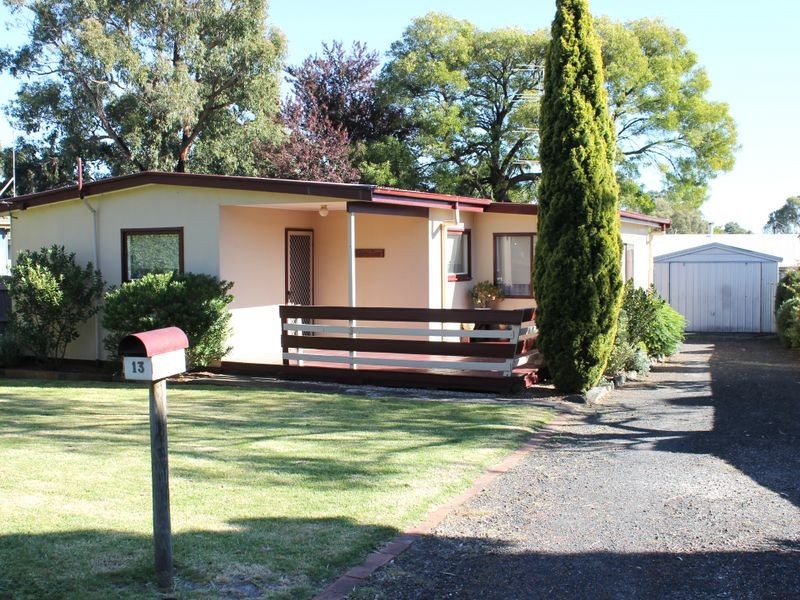 13 Wilson Avenue, Inverloch VIC 3996