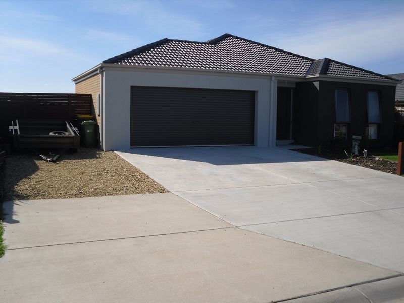 7 Dalmont Bay Court, Inverloch VIC 3996