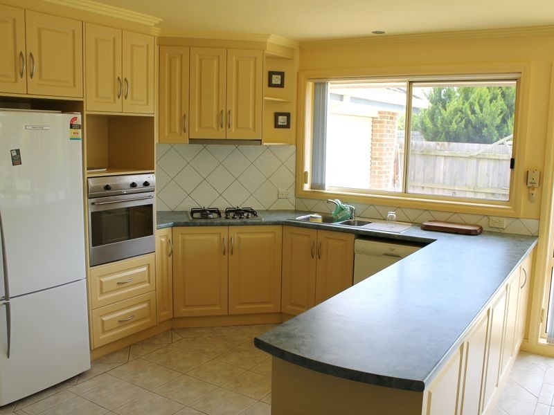 8 Woodland Heath Drive, Inverloch VIC 3996