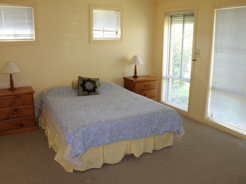 8 Woodland Heath Drive, Inverloch VIC 3996