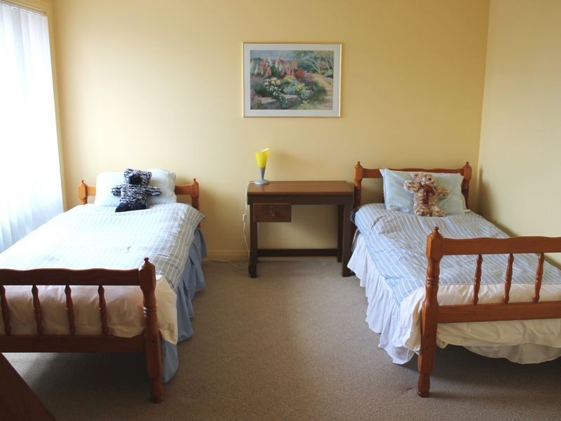 8 Woodland Heath Drive, Inverloch VIC 3996