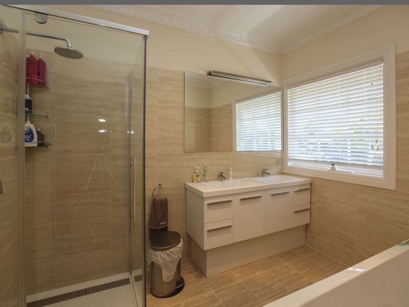 24a Bayview Avenue, Inverloch VIC 3996