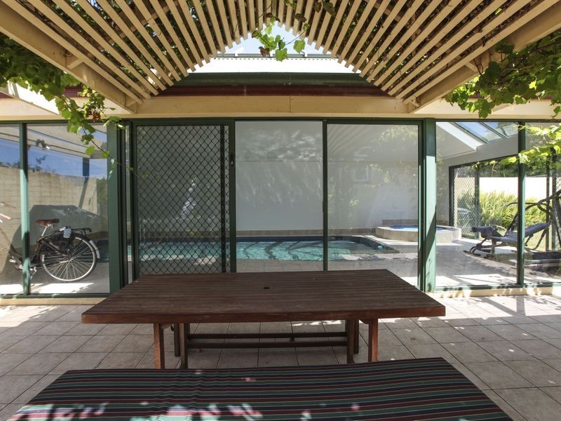 24a Bayview Avenue, Inverloch VIC 3996