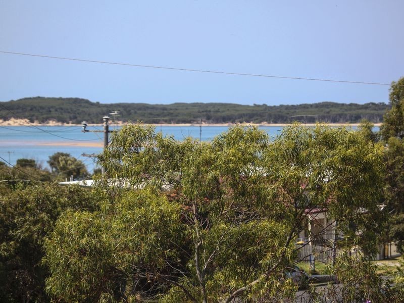24a Bayview Avenue, Inverloch VIC 3996