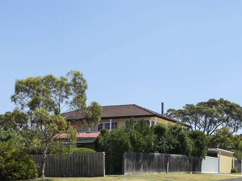 24a Bayview Avenue, Inverloch VIC 3996
