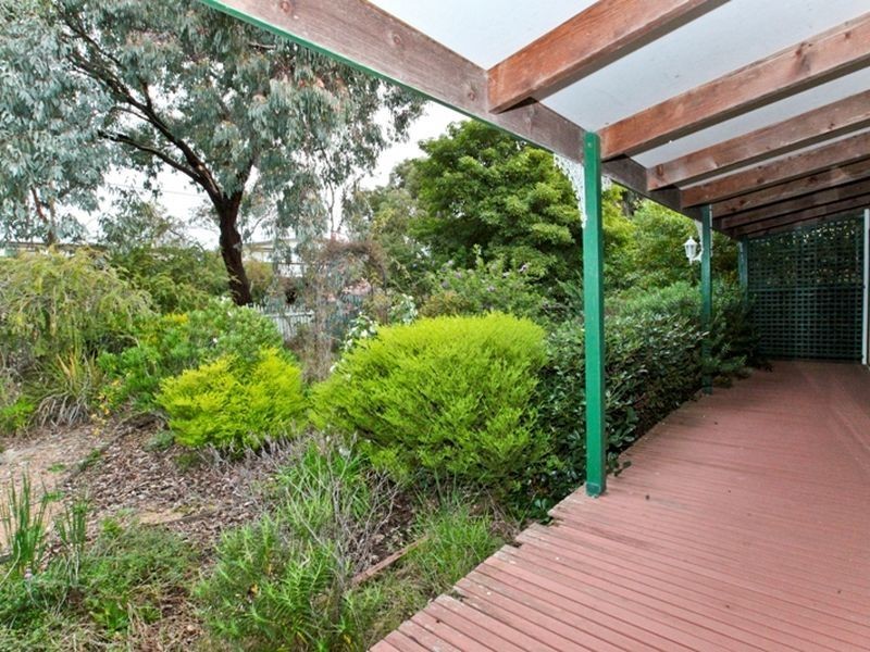 25 Gordon Avenue, Inverloch VIC 3996