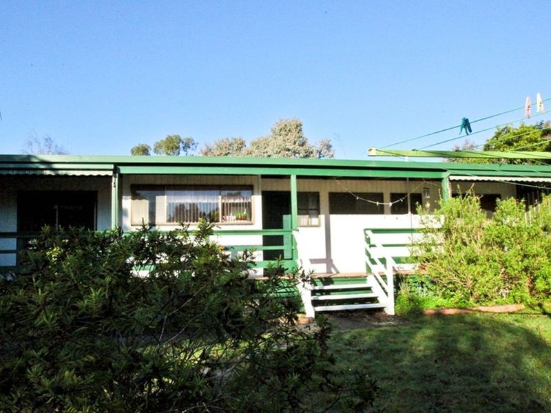 25 Gordon Avenue, Inverloch VIC 3996