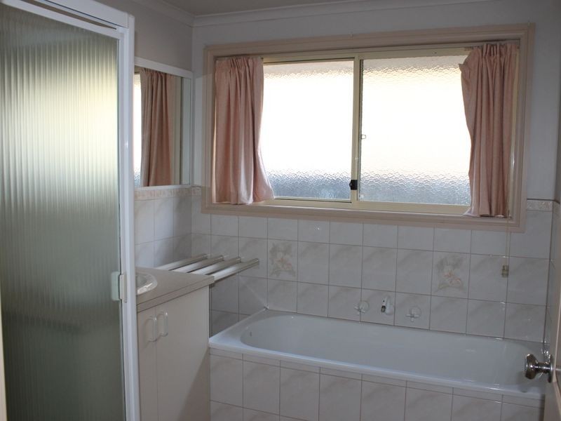 84 Toorak Road, Inverloch VIC 3996