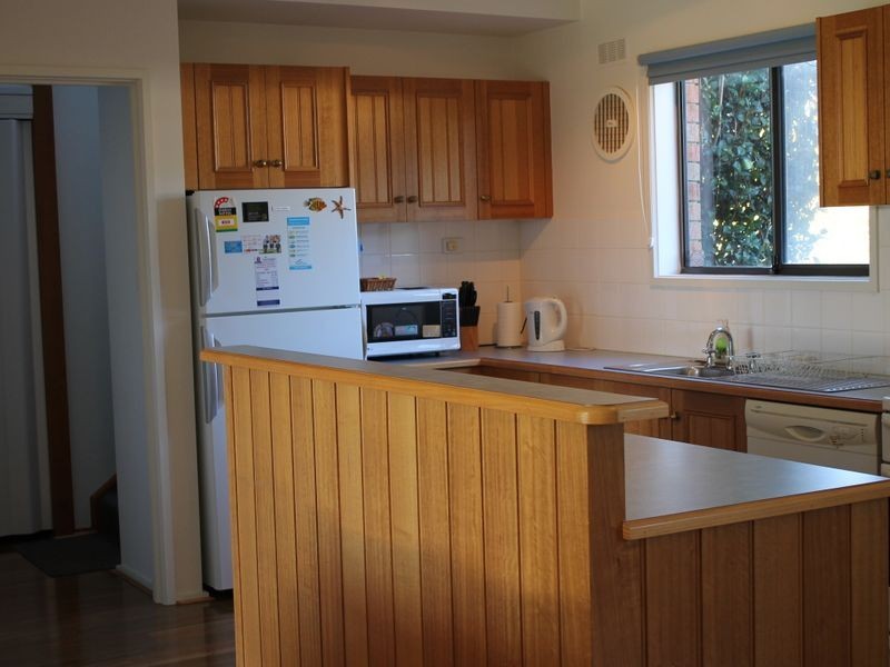 10 Stewart Avenue, Inverloch VIC 3996