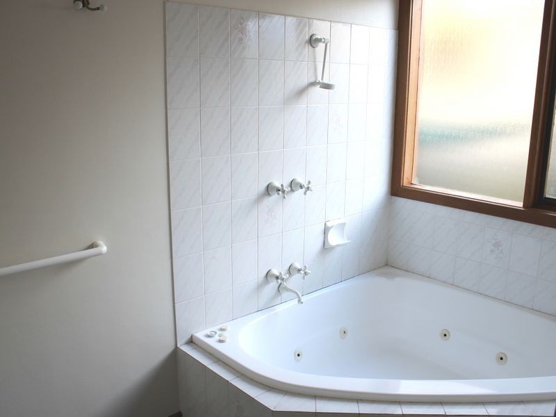 6 Alwyn Court, Inverloch VIC 3996