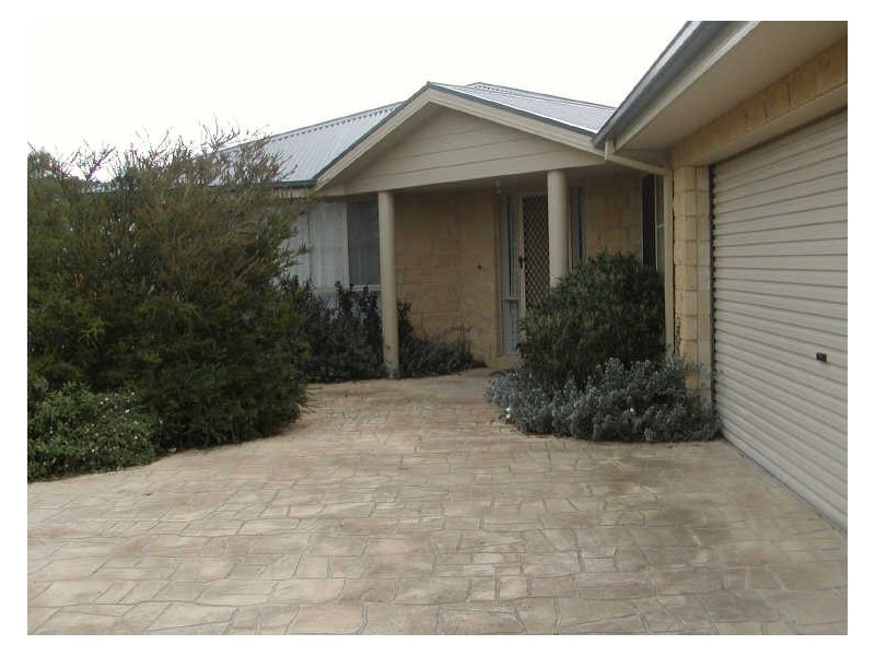 9 The Cove, Inverloch VIC 3996