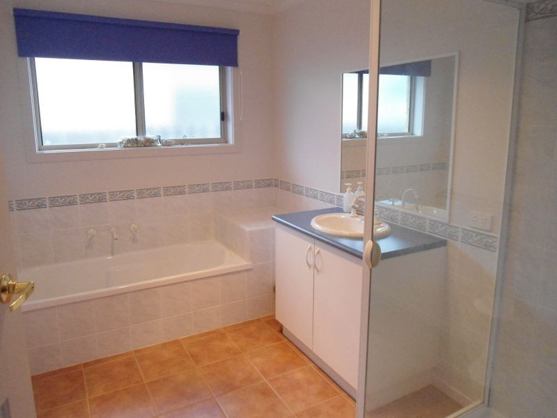9 The Cove, Inverloch VIC 3996