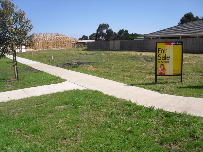 1/Cnr Heather Grove  & Meanderri Drive, Inverloch VIC 3996