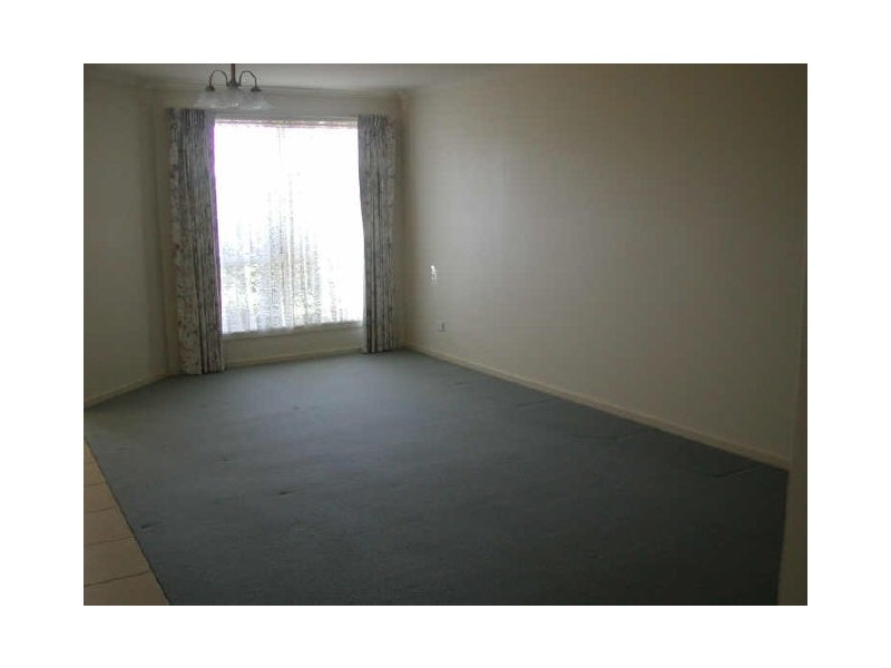 6 Heather Grove, Inverloch VIC 3996