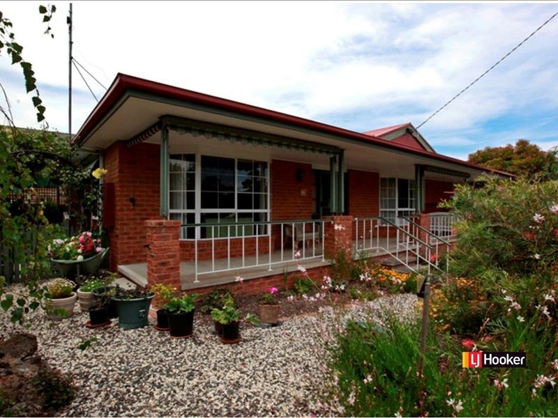 16B Sandymount Avenue, Inverloch VIC 3996