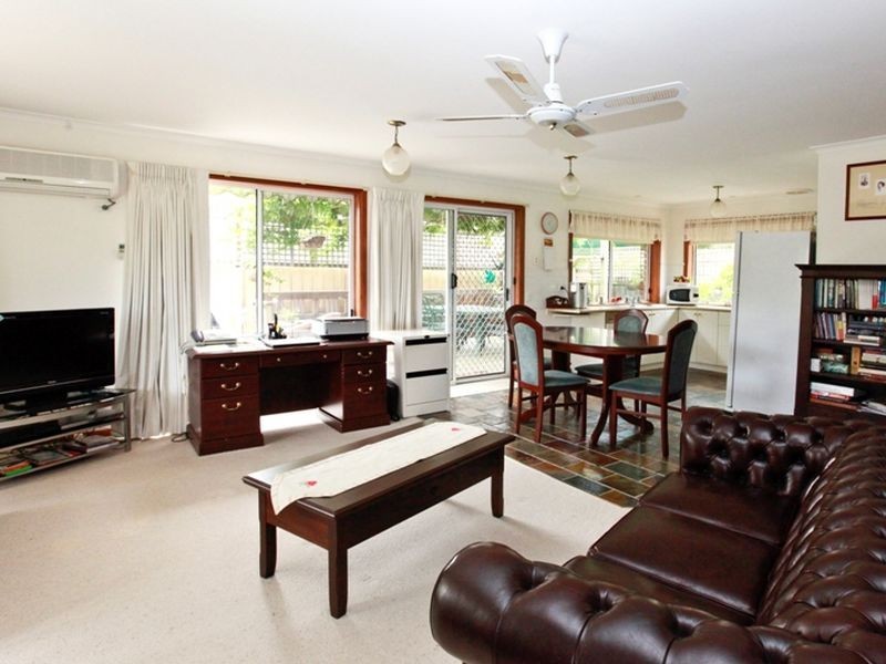 16B Sandymount Avenue, Inverloch VIC 3996