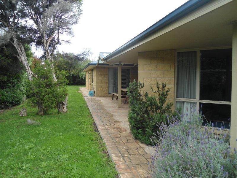 9 The Cove, Inverloch VIC 3996