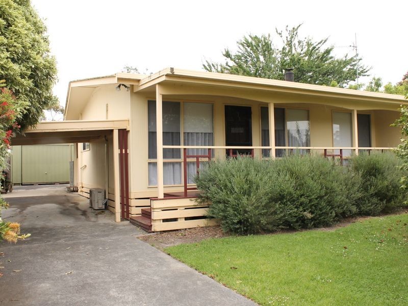 1A Stewart Avenue, Inverloch VIC 3996