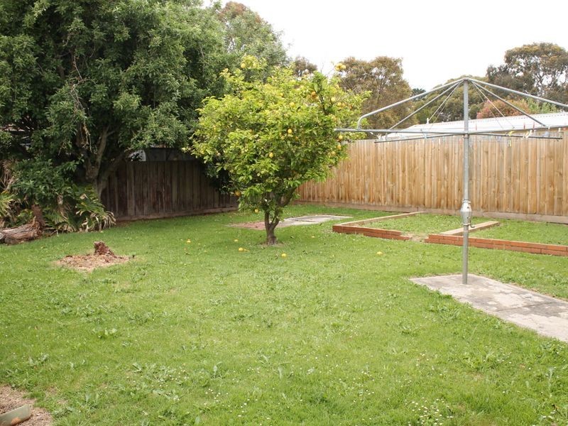 1A Stewart Avenue, Inverloch VIC 3996