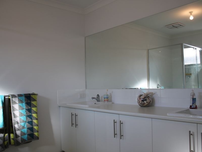 4 Oceanic Drive, Inverloch VIC 3996