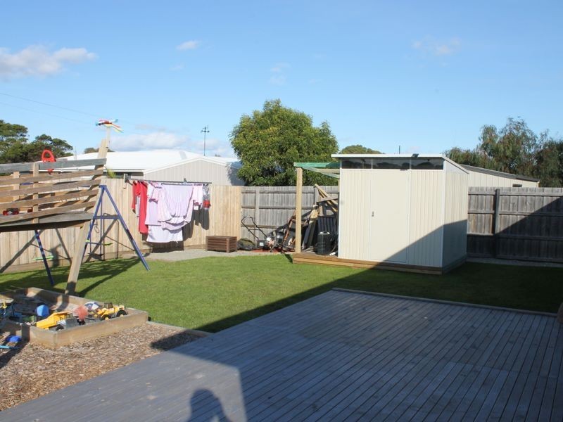 4 Oceanic Drive, Inverloch VIC 3996
