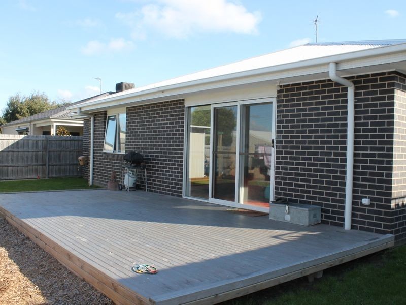 4 Oceanic Drive, Inverloch VIC 3996