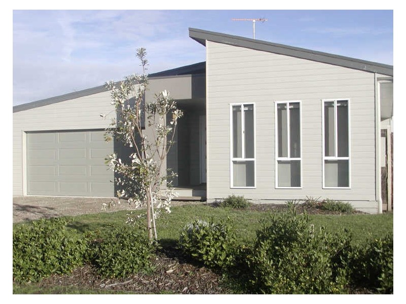 19 Regatta Place, Inverloch VIC 3996