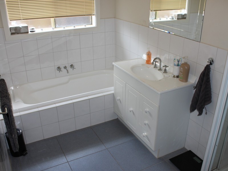 Unit 2/20 Powlett Street, Inverloch VIC 3996