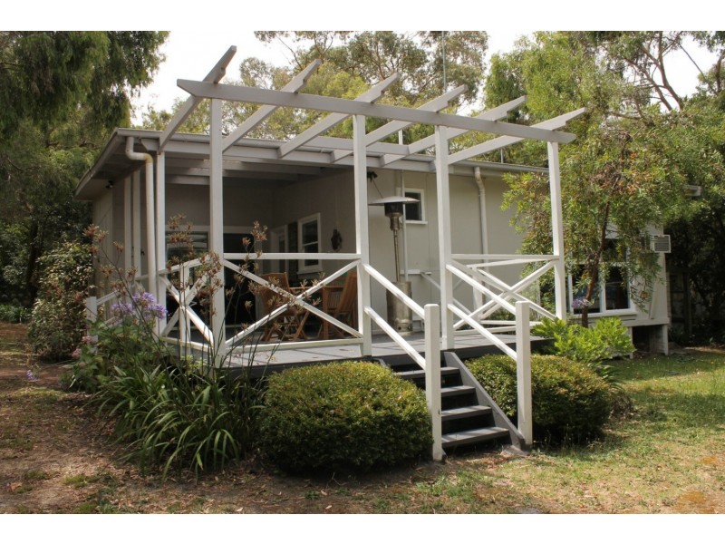 19 Beach Avenue West, Inverloch VIC 3996
