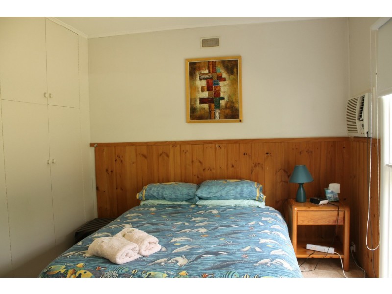 19 Beach Avenue West, Inverloch VIC 3996