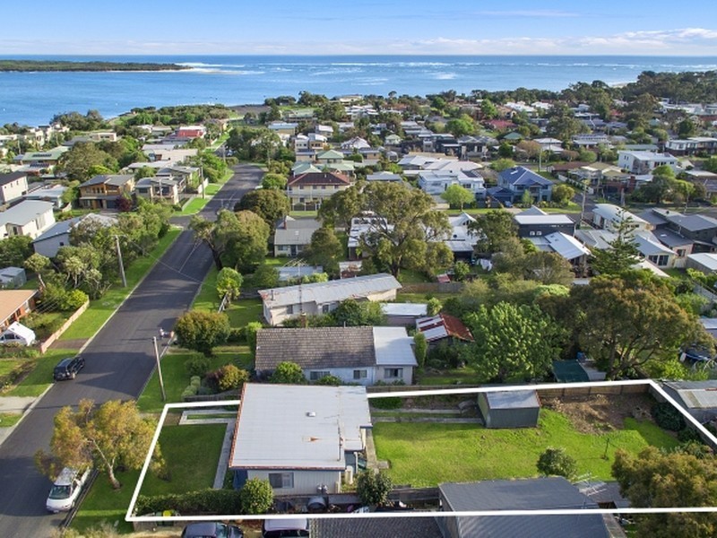 21 Pier Road, Inverloch VIC 3996