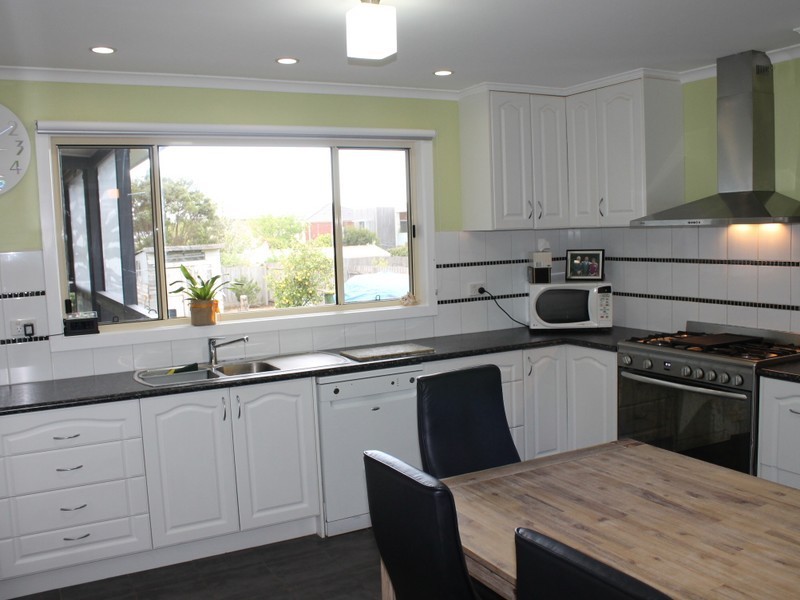 2 Russell Street, Inverloch VIC 3996