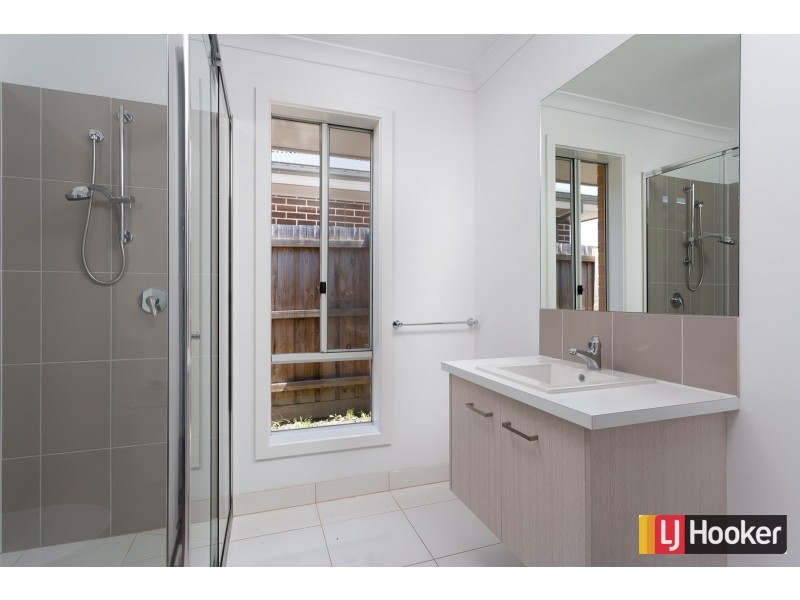 30 Honeyeater Circuit, Inverloch VIC 3996